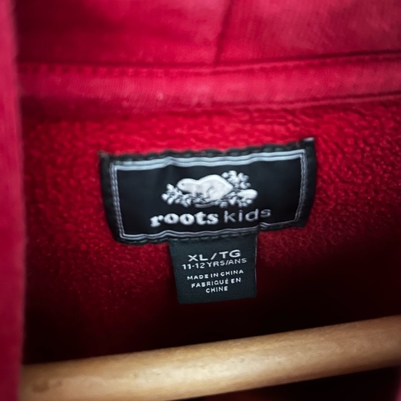 Roots Canada Sweatshirt size XL (11-12) in Red - Picture 3 of 3